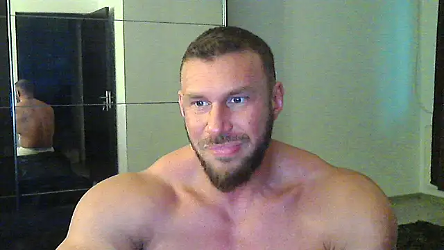 Snapshot of muscularkevin chatting on November 3, 2025, 2:18 pm muscularkevin online show from November 3, 2025, 2:18 pm