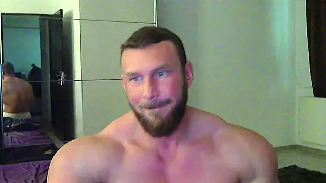muscularkevin online show from April 23, 2026, 1:24 pm