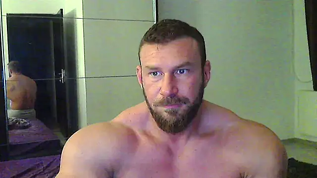 muscularkevin online show from April 27, 2026, 3:26 am