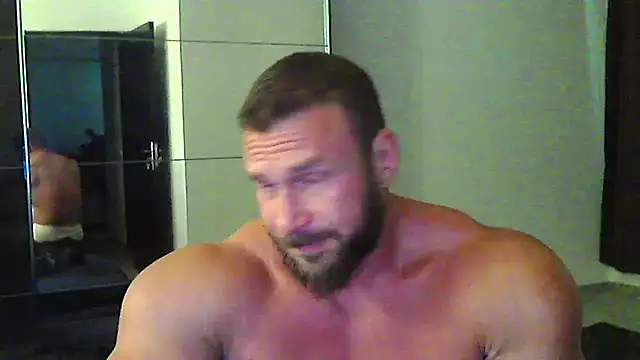 muscularkevin online show from June 1, 2026, 3:58 pm