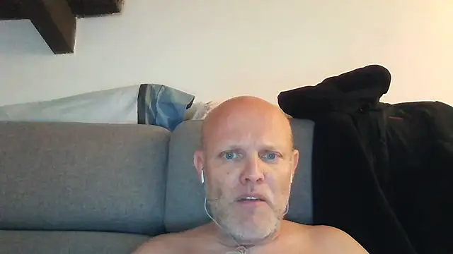 davigochi77bcn online show from November 12, 2025, 6:52 pm