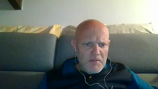 davigochi77bcn online show from February 5, 2026, 7:51 pm