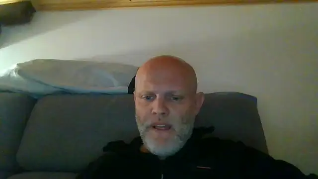 davigochi77bcn online show from February 26, 2026, 7:02 pm