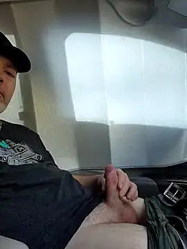 Hotredheadandtoungelasher online show from December 15, 2024, 7:21 pm