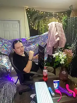 Hotredheadandtoungelasher online show from December 31, 2024, 10:58 am