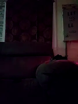 Hotredheadandtoungelasher online show from March 15, 2026, 4:40 am