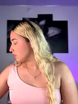 Irisweet  online show from September 25, 2025, 6:11 pm