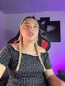 Irisweet  online show from October 20, 2025, 10:43 pm