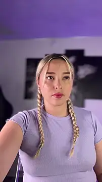 Irisweet  online show from December 4, 2025, 10:40 pm