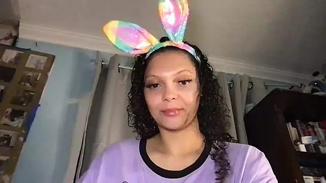 LuLuValenttine101 online show from April 7, 2026, 6:47 am