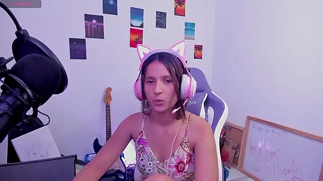 Snapshot of Cositarica_ chatting on February 3, 2026, 3:06 pm Cositarica online show from February 3, 2026, 3:06 pm