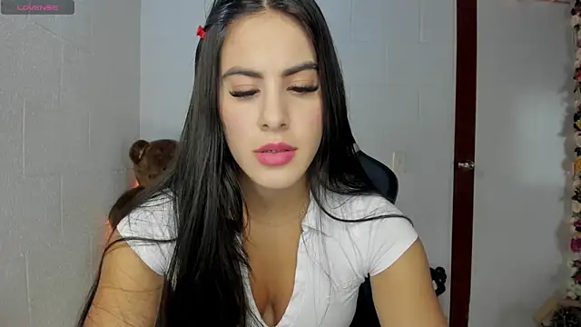 M isabel25 online show from January 9, 2025, 8:55 pm