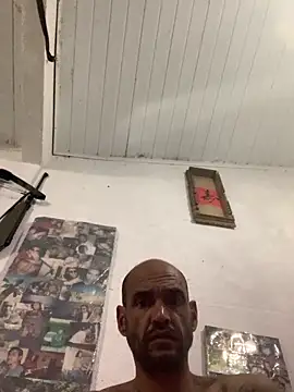 Snapshot of raphadoors19 chatting on October 29, 2025, 2:47 am raphadoors19 online show from October 29, 2025, 2:47 am