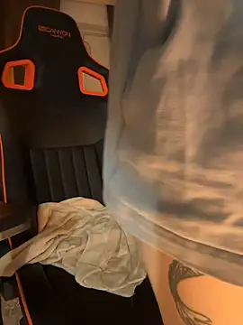 Snapshot of Bastet chatting on December 14, 2024, 9:24 pm Bastet online show from December 14, 2024, 9:24 pm