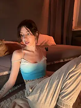 Snapshot of Bastet chatting on December 29, 2024, 1:45 am Bastet online show from December 29, 2024, 1:45 am