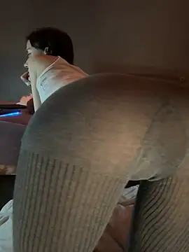 Snapshot of Bastet chatting on January 17, 2025, 10:45 pm Bastet online show from January 17, 2025, 10:45 pm