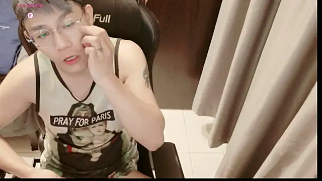 Snapshot of Canto-Dvng chatting on October 4, 2025, 8:45 am Canto-Dvng online show from October 4, 2025, 8:45 am