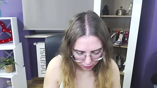 Zoey Erotic online show from December 9, 2024, 6:23 am