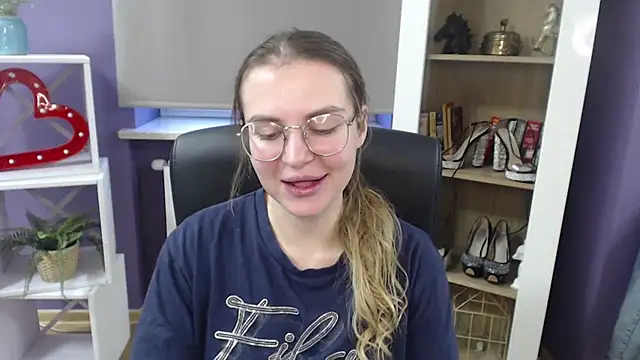 Zoey Erotic online show from December 20, 2024, 8:38 am