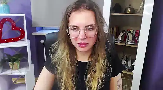 Zoey Erotic online show from December 27, 2024, 8:56 am