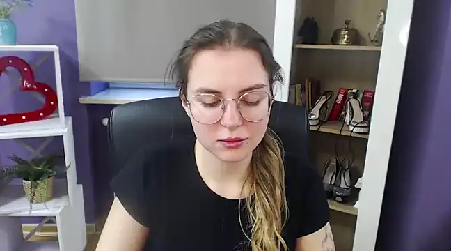 Zoey Erotic online show from December 30, 2024, 9:16 am