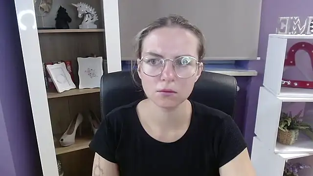 Zoey Erotic online show from September 23, 2025, 4:37 am