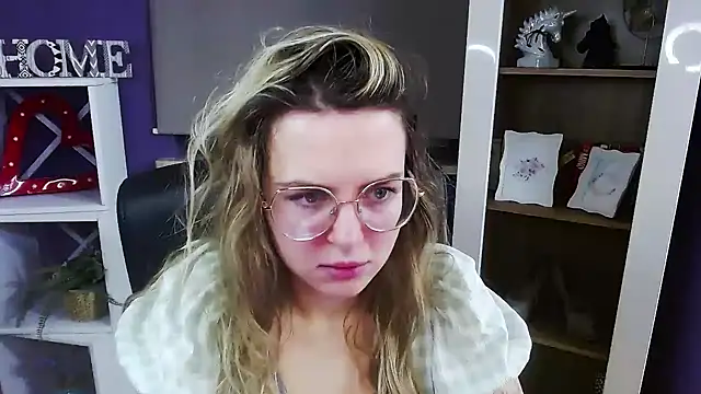 Zoey Erotic online show from January 7, 2026, 5:43 am