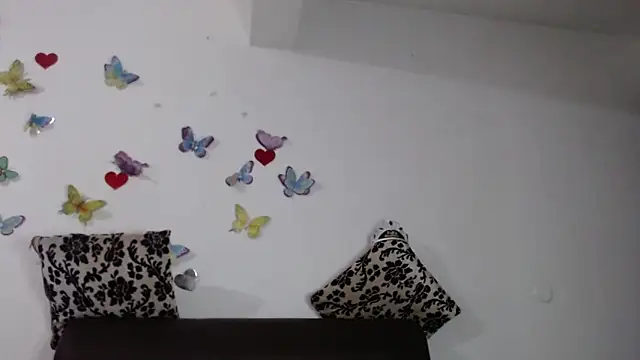 linapalacios online show from November 23, 2025, 2:17 pm