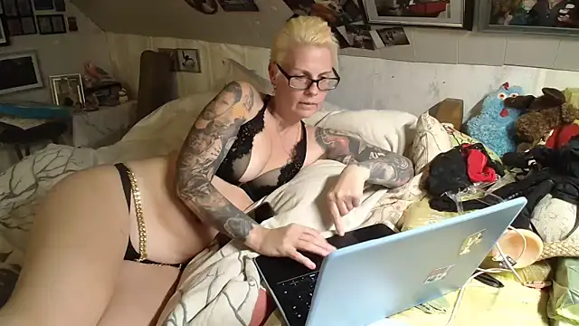 MaryG online show from October 22, 2025, 5:34 pm