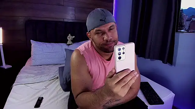Snapshot of anthonylatynxd chatting on July 3, 2026, 11:22 pm anthonylatynxd online show from July 3, 2026, 11:22 pm