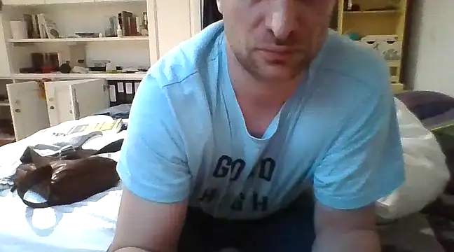 Snapshot of MmaxX004 chatting on February 22, 2025, 7:23 am MmaxX004 online show from February 22, 2025, 7:23 am