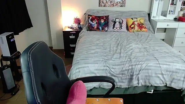 kittykat18x online show from June 24, 2026, 1:26 am