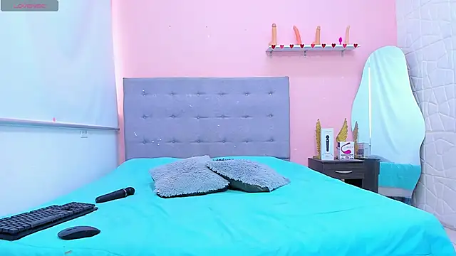 crystall06 online show from March 6, 2025, 3:56 pm