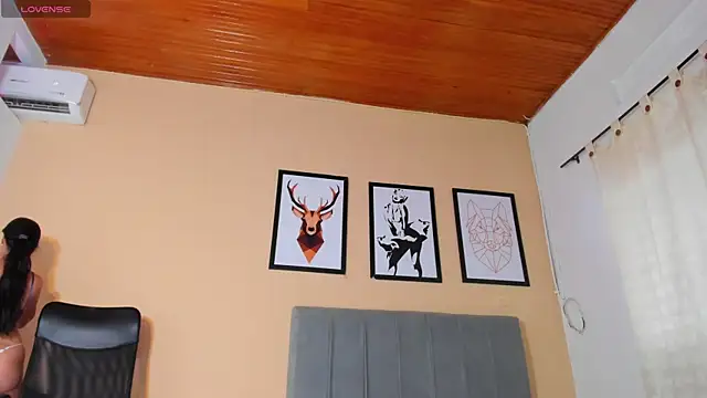 crystall06 online show from October 25, 2025, 1:40 pm