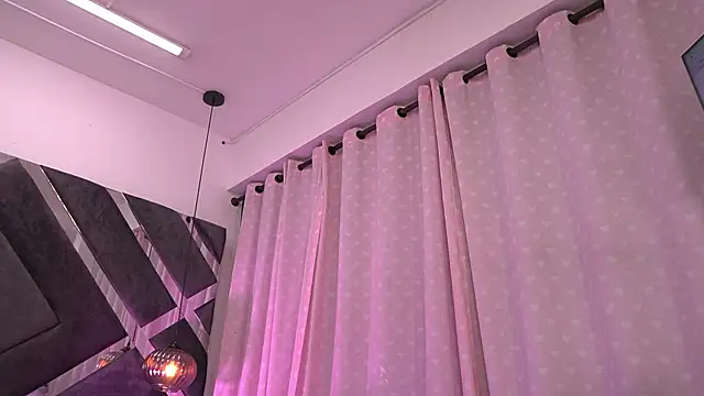 violeta aroca online show from October 10, 2025, 3:05 am