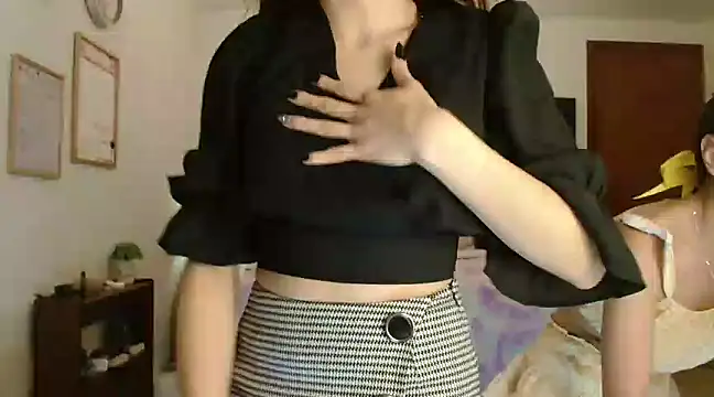 3littleschoolteens online show from February 7, 2025, 9:04 pm