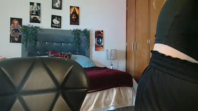 3littleschoolteens online show from December 15, 2025, 8:13 pm