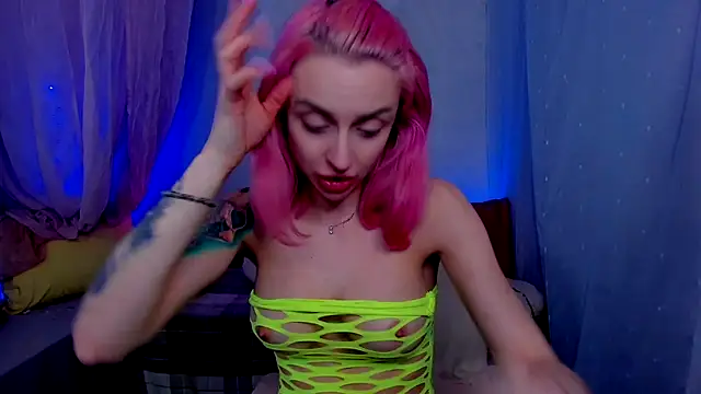 LickLizzy online show from January 31, 2025, 8:22 am