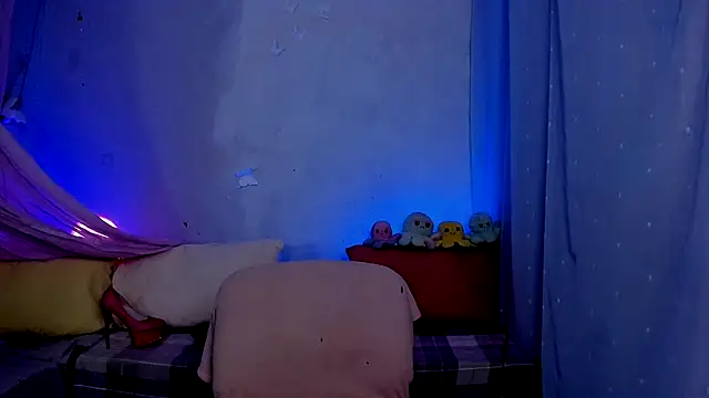 LickLizzy online show from February 7, 2025, 5:20 am