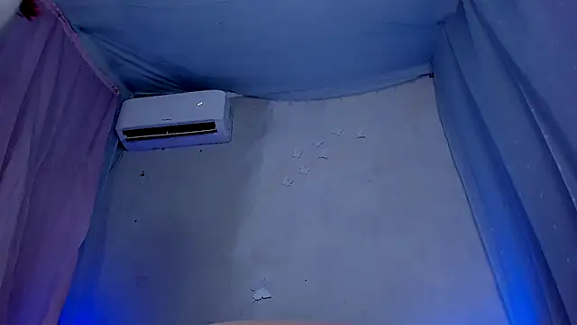 LickLizzy online show from February 10, 2025, 3:46 am