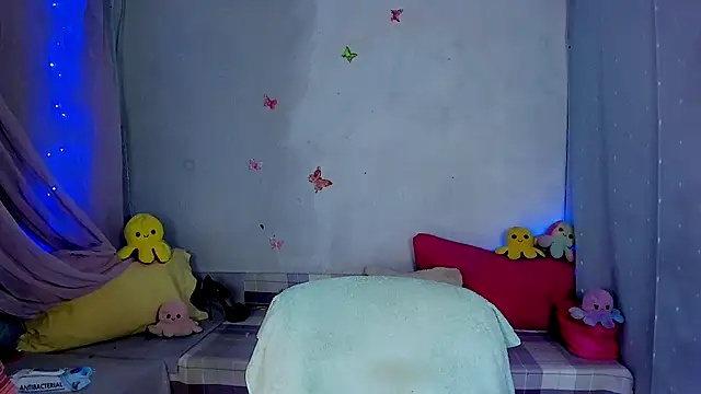 LickLizzy online show from October 13, 2025, 2:22 am