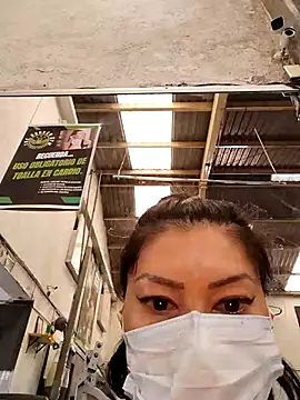 LaInsaciableIntensa online show from November 28, 2025, 4:53 pm