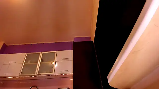 purpleariellx online show from December 21, 2024, 1:32 pm