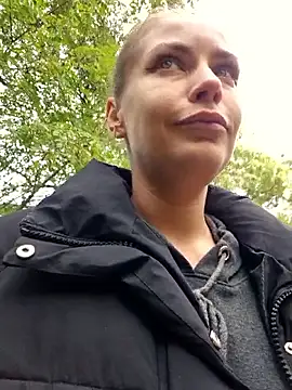 Keli Jessi online show from October 18, 2025, 1:12 pm