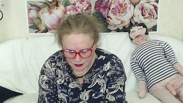 FlaviaSquirts online show from November 6, 2025, 7:31 am