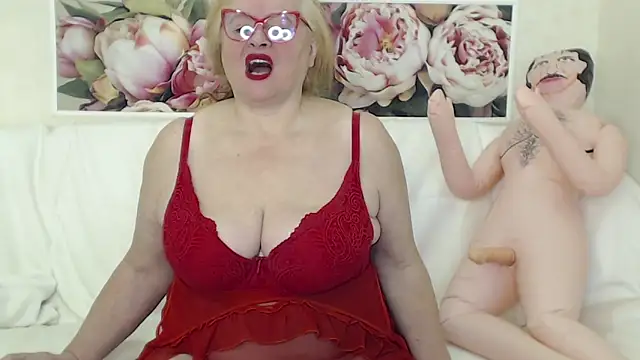 FlaviaSquirts online show from February 1, 2026, 7:29 am