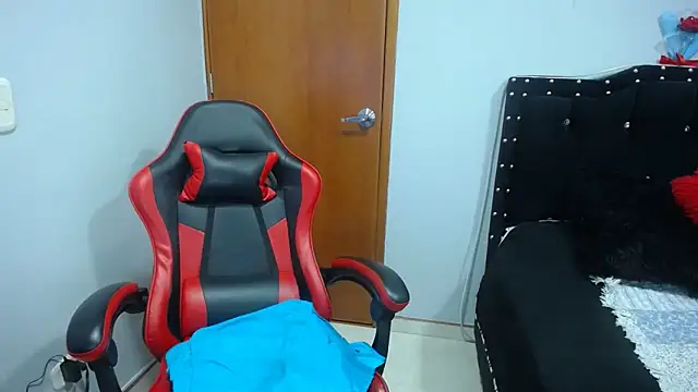 Ursulawhite69 online show from February 4, 2026, 11:09 pm