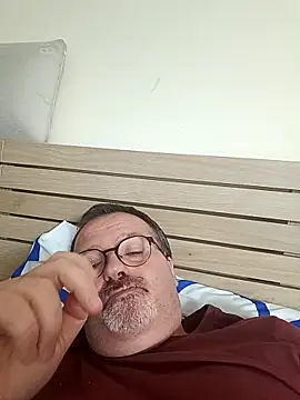 Snapshot of mike9473 chatting on September 14, 2025, 1:32 pm mike9473 online show from September 14, 2025, 1:32 pm