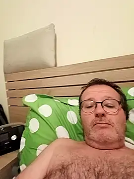 Snapshot of mike9473 chatting on September 27, 2025, 9:42 pm mike9473 online show from September 27, 2025, 9:42 pm