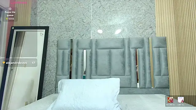 veronicaroose  online show from March 3, 2026, 12:33 pm